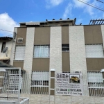 Imóvel no bairro Cristal em Porto Alegre, com 1 dormitório, sala, cozinha, área de serviço, banheiro e pátio privativo. Apartamento amplo, arejado com ventilação cruzada. Imóvel próximo a escolas, par