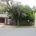 Terreno 8,80m² X 33m² na Rua DR. Timóteo no bairro Floresta.&lt;BR&gt;Neste terreno tem 2 casas uma com 91m² e outra nos fundos com 46m² que podem ser reformadas ou demolidas.&lt;BR&gt;Localização pri