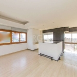 Apartamento com living em 3 ambientes, lareira e churrasqueira, 4 dormitórios, sendo 2 suítes e 2 americanas, lavabo, cozinha mobiliada, lavanderia, dependência completa. Possui  3 vagas escrituradas 