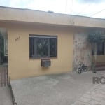 Casa 5 dormitórios, 4 vagas de garagem, no bairro Belém Novo, Porto Alegre/RS   &lt;BR&gt;    &lt;BR&gt;  &lt;BR&gt;Duas casas em Belém Novo, 3200 metros quadrados de terreno total, duas piscinas.&lt;