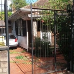 Casa no Bairro Cristo Redentor&lt;BR&gt;&lt;BR&gt;Casa da frente é um chalé de madeira com cozinha alvenaria 3 quartos. A casa dos fundos de alvenaria 1 quarto com banheiro e cozinha americana. Garage