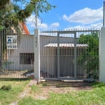 Casa mista podendo ser usada como comercial ou residêncial, com grande galpão a frente e aos fundos casa com cozinha sala e quarto, fogão campeiro e espaço para 2 carros e estacionamento em frente a c