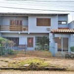 Ótima casa de 262m² com 3 quartos sendo 1 suíte, cozinha/copa, banheiro social, salão de festas com churrasqueira, lavanderia, 2 salas, 1 escritório, garagem para 3 carros (2 cobertas), pátio amplo co