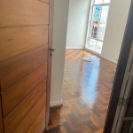 Apartamento de 2 dormitórios no Bairro São Geraldo, com suíte, sacada com área  de serviço na frente, sala, cozinha e área de serviço. Imóvel de frente para a Avenida Benjamin Constant, próximo a Av. 