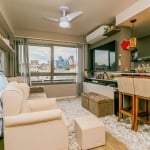 Excelente apartamento de 58m² com 1 suíte, banheiro social, living com churrasqueira, sacada, cozinha com área de serviço, esperas para split, com uma vaga de garagem coberta. Uma torre com elevador, 