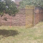 Casa à venda em Albatroz, Porto Alegre. Com 2 dormitórios, 1 banheiro, 2 vagas de garagem. Possui 80m² de área privativa e área total. Localizado próximo a Jardim Carvalho. Entre em contato para mais 