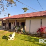 Sítio para Compra em Porto Alegre | Imóvel medindo 31m x 97,5, distanciado em torno de 1hora do Centro de Porto Alegre | Casa principal com 3 dormitórios, 3 banheiros, living com lareira, copa/cozinha