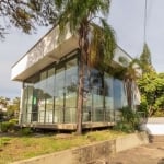 Prédio Comercial localizada no bairro Chácara das Pedras com 840 m². Imóvel dispõe de  10 salas, 02 cozinhas, 06 banheiros, Elevador e pisos em cerâmica, cobertura com terraço.Imóvel com pátio, Churra