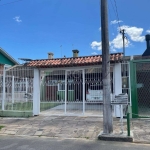 Casa no condomínio verdes campos de frente para o campo de futebol- rua sem possibilidade de vizinhos de frente.&lt;BR&gt;3 quartos, sendo 1 suíte, Sala e cozinha conjugadas, Lareira, Churrasqueira &l