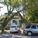 Espaço com uma grande casa( ótima para restaurante, pousada, alojamento de grande grupo,jogadores mirim de futebol, &lt;BR&gt; empregados de obras, varias peças, banheiros coletivos, refeitório,  ótim