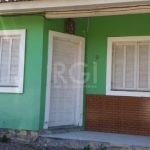 Casa em condomínio com 2 quartos, 1 vaga de garagem, no bairro Belém Novo, Porto Alegre/RS   &lt;BR&gt;    &lt;BR&gt;Esta encantadora casa de dois dormitórios oferece um ambiente acolhedor e funcional