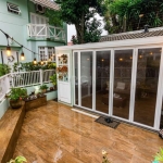 CASA, 4 DORMITÓRIOS, 1 SUÍTE, 2 VAGAS DE GARAGEM, BAIRRO GUARUJÁ, PORTO ALEGRE/RS &lt;BR&gt;     &lt;BR&gt;&lt;BR&gt;Maravilhosa e impecável casa com pátio privativo (garden) em condomínio diferenciad