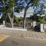 Belissimo Terreno no Bairro Vila Nova, em AV principal, fácil acesso a AV Cavalhada e Juca Batista. Em frente a escola, próximo ao Alphaville, com 20 m de frente por 258 m de profundidade.  Região em 