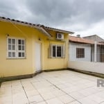 Casa muito bem localizada no loteamento Nova Ipanema Green. Com 2 dormitórios, banheiro social, living para 2 ambientes, pátio com churrasqueira, área de serviço e garagem para 1 carro.&lt;BR&gt;Excel