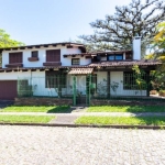 Casa Rústica Excepcional no Jardim Isabel &lt;BR&gt;&lt;BR&gt;Descubra o charme desta incrível casa de estilo rústico no desejado bairro Jardim Isabel! Com 4 dormitórios, incluindo uma suíte master co