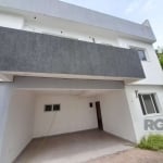 Ampla casa a venda com 236.96m² privativos ,casa conta com 3 quartos, sendo 1 suíte, terraço, living integrado com lavabo, 3 banheiros sociais e 1 vaga de garagem. A casa está em ótimo estado de conse