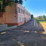 Apartamento à venda no bairro Santa Tereza, em Porto Alegre. Localizado na Rua Orfanotrófio, o imóvel possui 3 quartos, 1 banheiro, 1 sala e uma área total de 77.62m². O apartamento está em bom estado