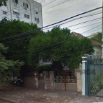 Terreno com casa no bairro Passo Dareia, ótimo para  uso COMERCIAL .   Terreno residencial no bairro Passo da Areia em Porto Alegre em com 310 m² por R$ 580mil.&lt;BR&gt;Oferta Terreno à venda em Port