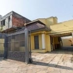 Libertas Imobiliária aluga ótima e ampla casa/sobrado, no bairro Santana. &lt;BR&gt;Possui sala de estar, sala de jantar, 3 dormitórios, 2 banheiros, cozinha mobiliada, área de serviço e ampla área co