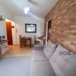 Apartamento 1 dormitório, 1 vaga de garagem, no bairro Cavalhada, Porto Alegre/RS      &lt;BR&gt;   &lt;BR&gt;&lt;BR&gt;Reformado/Diferenciado. 4° andar. Forro de gesso em todo ap, água quente (aquece