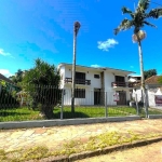 LINDA CASA NO BAIRRO JARDIM CARVALHO.&lt;BR&gt;&lt;BR&gt;Esta linda casa tem 351,60m2 de área construída em uma propriedade de 743m2, a casa conta com salão de festas com churrasqueira, sala de estar,