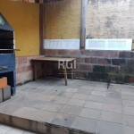 Apartamento no bairro teresópolis!&lt;BR&gt;&lt;BR&gt;living 1 ambiente, banheiro social, cozinha americana, área de serviço;&lt;BR&gt;um dormitório;&lt;BR&gt;*** pátio com churrasqueira ***&lt;BR&gt;