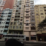 Excelente apartamento de 1 (um) dormitório no bairro Centro, da cidade de Porto Alegre , na Av. Borges de Medeiros, 652 . Apartamento amplo e muito bem localizado, em localização nobre na Av. Borges d