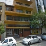 LOJA COMERCIAL REFORMADA no centro de Porto Alegre, próximo a Rua Barros Cassal. &lt;BR&gt;&lt;BR&gt; Com 1 vaga de garagem, 3 banheiros, cozinha e mezanino.