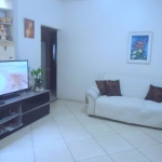 Apartamento no Cristo Redentor, em Porto Alegre, com 02 dormitórios, living 3 ambientes, cozinha americana, lavabo, área de serviço, banheiro social. Churrasqueira no apartamento.&lt;BR&gt;Peças ampla