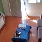 Casa no bairro Restinga, em Porto Alegre!&lt;BR&gt;Casa com 03 dormitórios, peças amplas com aberturas grandes, bastante luminosidade e bem arejada.&lt;BR&gt;Vaga coberta para 02 carros.&lt;BR&gt;Nas 