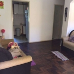 Apartamento 4 dormitórios (transformados em 2), living 2 ambientes, 2 banheiros.&lt;BR&gt;Apartamento no Teresópolis, peças amplas, sem elevador&lt;BR&gt;Apartamento de frente, sol da manhã.&lt;BR&gt;