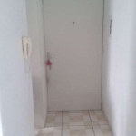 Excelente apartamento em otima localização com  um dormitorio , living para dois ambientes, com vista definida, banheiro social com armarios e box de vidro, area de serviço. Vaga rotativa.&lt;BR&gt;co