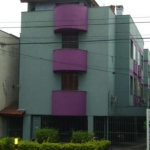 Otimo apartamento no 2º andar, 01 dormitório com sacada frontal, living com sacada lateral  integrada, churrasqueira, cozinha americana, banheiro social, garagem sob pilotis.