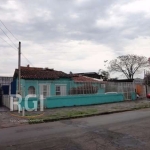 CASA 3 DORMITÓRIOS 1 BANHEIRO 1 VAGA NO BAIRRO PARTENON EM PORTO ALEGRE. Excelente ponto comercial ou residencial em rua muito movimentada do bairro. Casa composta de 3 dormitórios, sala, banheiro, co