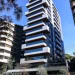 Um dos grandes ícones de desejo do bairro Moinhos de Vento reflete em sua arquitetura contemporânea todo o requinte, design e finos detalhes. Mais que um endereço de prestígio, os apartamentos excedem