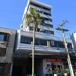 SALA COMERCIAL - Imóvel com 32m2, dividida em 2 salas e 1 depósito, 1 lavabo, piso carpete, posição lateral, terceiro andar (pavimento 4) com elevador, portaria, 1 vaga de box N 13. Localizado nas ime