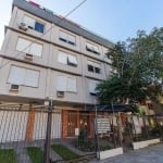 Cobertura de dois quartos (dormitórios) no bairro Jardim Botânico em Porto Alegre.&lt;BR&gt;Na parte de baixo, banheiro social com banheira e ventilação direta, cozinha e área de serviço integrada. &l