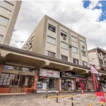 Ótimo apartamento no bairro Alto Petrópolis, lateral, com 68m² privativos, de 2 dormitórios e vaga. Possui sala ampla, 2 dormitórios (sendo o de casal com closet), banheiro com box de vidro, cozinha e