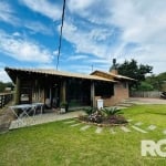 Casa à Venda em Porto Alegre | Casa mobiliada, imóvel localizado no Bairro Lageado, extremo sul da capital, com 20m de frente por 40m da frente aos fundos, conta com casa de 2 dormitórios, sala, cozin