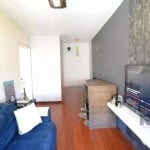 Vende apartamento com 2 dormitórios, living 2 ambientes, banheiro, cozinha, orientação norte, ensolarado, arejado, silencioso. Somente um lance de escada . Condomínio de baixo custo e gradil no bairro