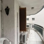 Apartamento de 3 dormitórios com suite e banheira . Com131 metros , muito bem localizado, em rua nobre e calma, com sacadão maravilhoso, móveis fixos e dormitórios mobiliados. &lt;BR&gt;ALUGUEL OU VEN