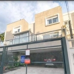 **Excelente Casa Semimobiliada e Ensolarada no Bairro Tristeza**&lt;BR&gt;&lt;BR&gt;Localizada em uma área privilegiada, próxima ao Shopping Paseo e ao Clube Jangadeiros, esta encantadora residência o