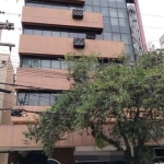 SALA COMERCIAL 41m² , posição de frente, 3ª andar, arejada e iluminada, cozinha, banheiro, box escriturado,  circuito de câmeras, portaria e elevador. box 14&lt;BR&gt;Venha iniciar ou expandir seus ne