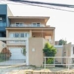 Casa com 3 quartos sendo 1 suite e 1 banheiro.&lt;BR&gt;Possui sacada, lareira.&lt;BR&gt;Vai lhe possibilitar todo o conforto do ar condicionado nos dias mais quentes.