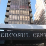 Sala comercial com 46,74 m² privativos na Av Carlos Gomes,  Boa Vista,  Edifício Mercosul Center, uma vaga escriturada , localizado no ponto mais nobre da Avenida Carlos Gomes, entre as avenidas Anita