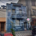 Vende Casa comercial na cidade baixa em ótima localização, a 50 metros do Parque da Redenção, atualmente ocupada como pousada, na parte superior ficam alguns quartos, na parte inferior ficam outros qu