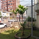 Vende casa em ótima localização no bairro cidade baixa,  com 2 casas no terreno. Casa  da frente com 1 quarto, 1 banheiro, cozinha e  sala.  Na  casa de fundos com  1 quarto,  banheiro e  cozinha.  Pá