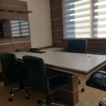 Atenção : Oportunidade para investidores :&lt;BR&gt;Excelente conjunto  dividido em duas salas  com   banheiro,  sala de espera,  sala de reunião, 01 sala principal de trabalho, gabinete e copa.  Duas