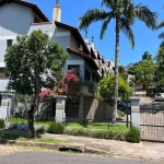 Excelente casa em condomínio no bairro Tristeza. &lt;BR&gt;Primeiro piso com garagem, churrasqueira, lavanderia, dependência e banheiro. &lt;BR&gt;Segundo piso ou entrada principal da casa com hall de