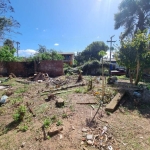 Terreno plano na rua Dona Mariana, medindo 20 de frente por 65 de comprimento. Terreno possui uma construção inacabada.